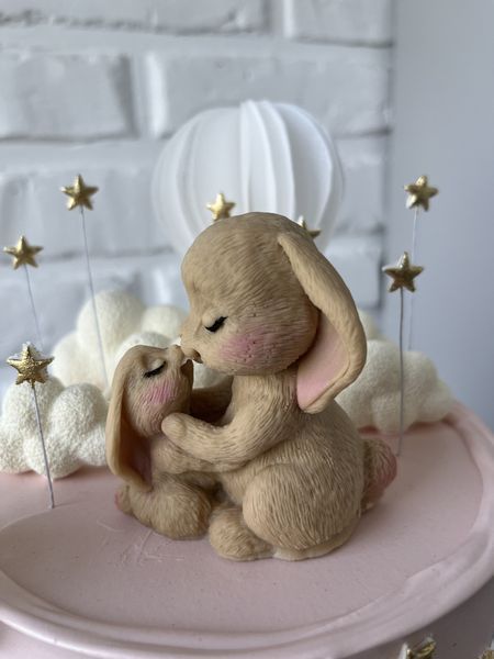 Шоколадна фігурка Два Зайчики Декор на торт 2608246128 фото